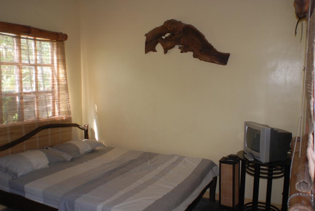 Casa Aviara Resort & Hotel Puerto Galera Chambre photo