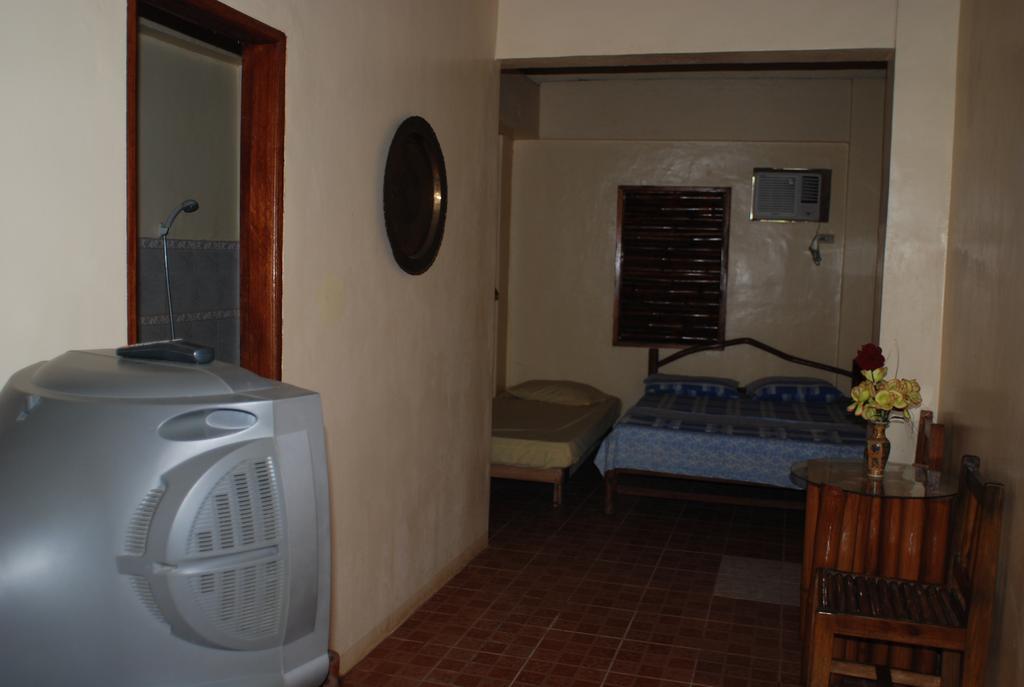 Casa Aviara Resort & Hotel Puerto Galera Extérieur photo