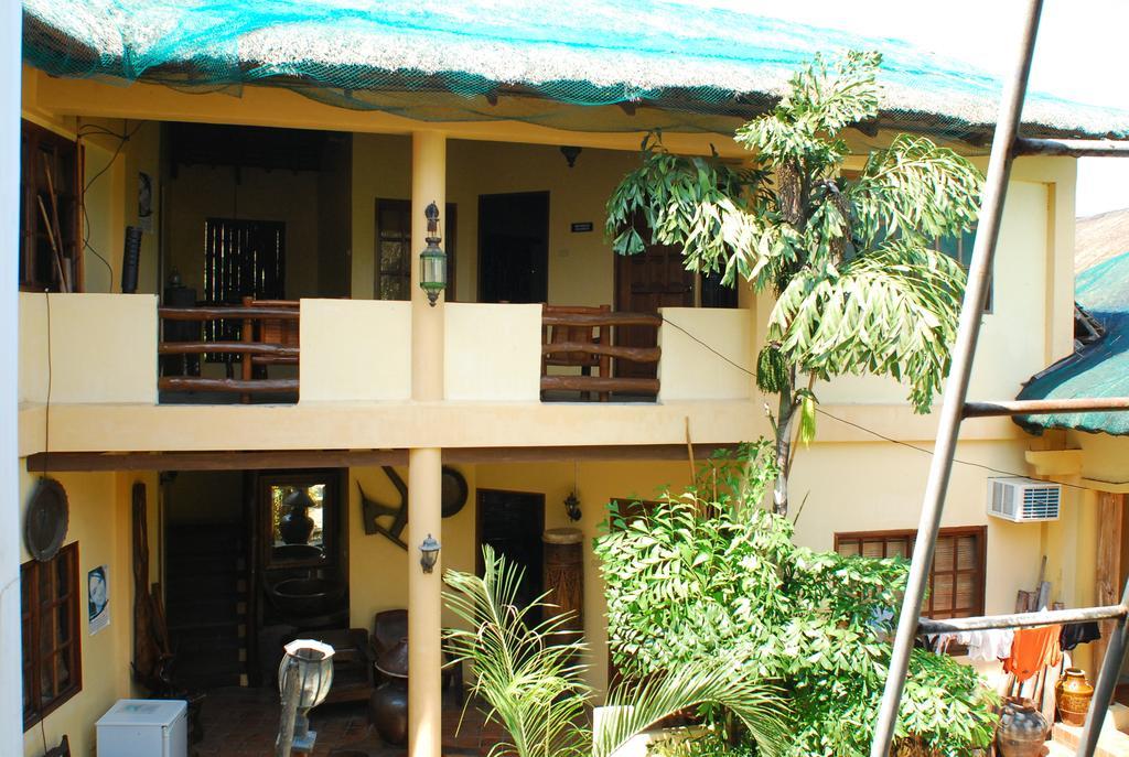 Casa Aviara Resort & Hotel Puerto Galera Extérieur photo