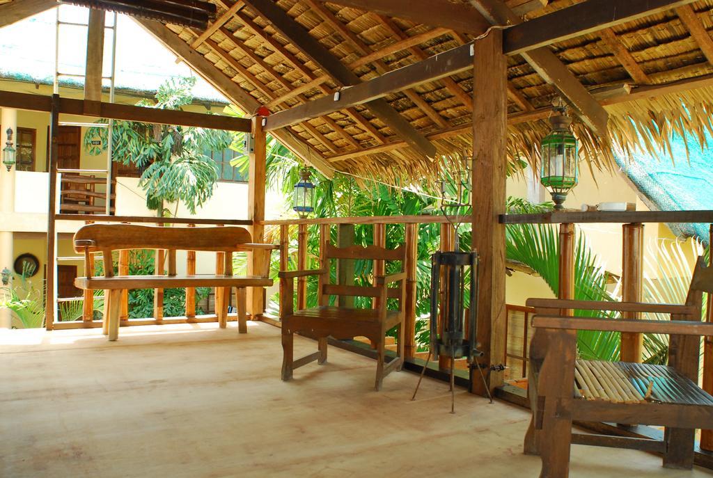 Casa Aviara Resort & Hotel Puerto Galera Extérieur photo